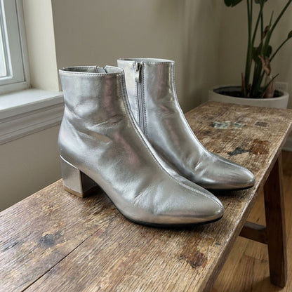 Madison | Women’s Metallic Winter Zip-Up Ankle Boots